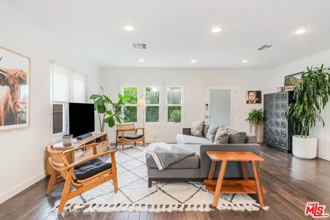 Living - 239 N Everett St, Glendale, CA 91206 photo 1 of 2