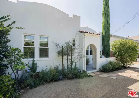 Exterior - 239 N Everett St, Glendale, CA 91206 photo 3 of 11