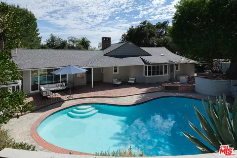 Exterior - 1955 Windover Rd, Pasadena, CA 91107 photo 12 of 27