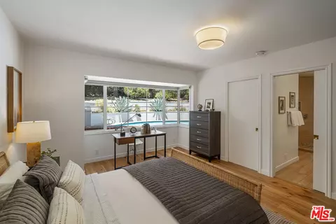 Bedroom - 1955 Windover Rd, Pasadena, CA 91107 photo 2 of 7