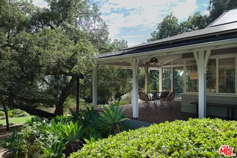 Exterior - 1955 Windover Rd, Pasadena, CA 91107 photo 3 of 27