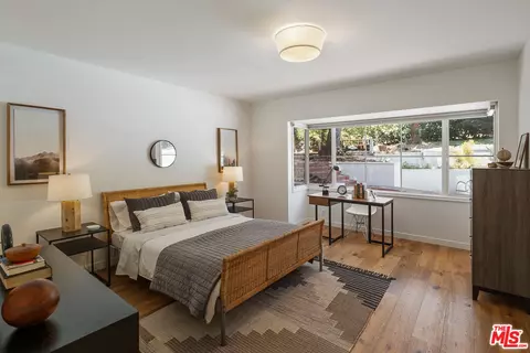 Bedroom - 1955 Windover Rd, Pasadena, CA 91107 photo 1 of 7