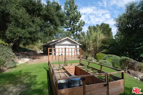 Exterior - 1955 Windover Rd, Pasadena, CA 91107 photo 17 of 27
