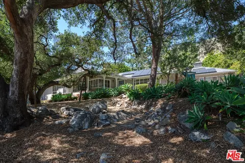 Exterior - 1955 Windover Rd, Pasadena, CA 91107 photo 8 of 27