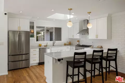 Kitchen - 1955 Windover Rd, Pasadena, CA 91107 photo 1 of 4