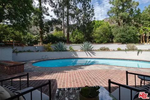 Exterior - 1955 Windover Rd, Pasadena, CA 91107 photo 13 of 27
