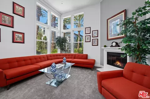 5800 Seawalk Dr #2, Playa Vista, CA 90094