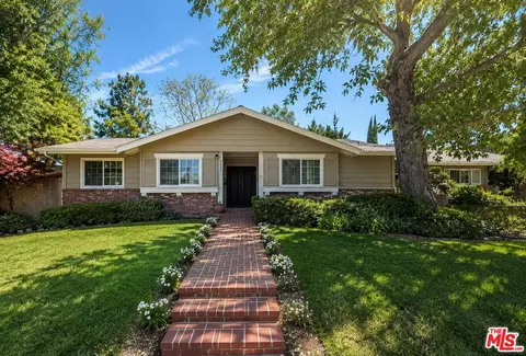 9933 Hayvenhurst Ave, North Hills, CA 91343