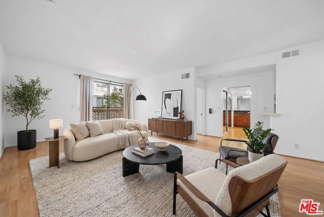 533 S St Andrews Pl #203, Los Angeles, CA 90020