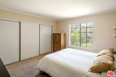 Bedroom - 154 N Meridith Ave #7, Pasadena, CA 91106 photo 2 of 3
