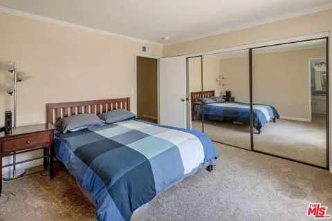 Bedroom - 154 N Meridith Ave #7, Pasadena, CA 91106 photo 3 of 3