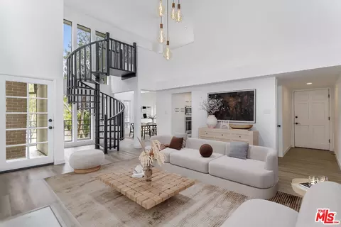 11601 Montana Ave #PH7, Los Angeles, CA 90049