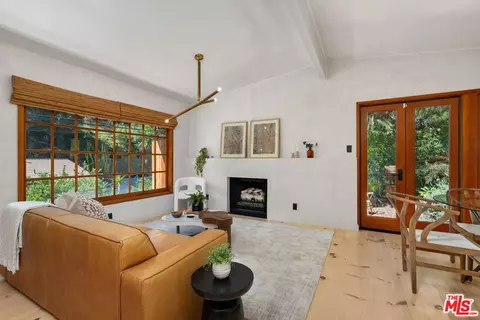 9667 Yoakum Dr, Beverly Hills, CA 90210