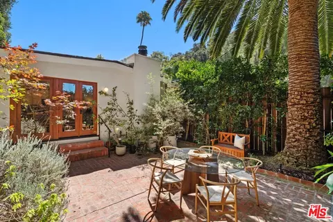 9667 Yoakum Dr, Beverly Hills, CA 90210