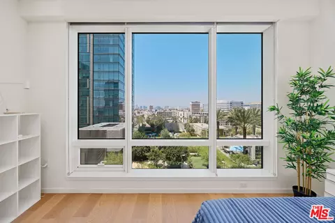877 S Francisco St #1220, Los Angeles, CA 90017