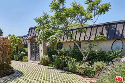 8045 Rayford Dr, Los Angeles, CA 90045