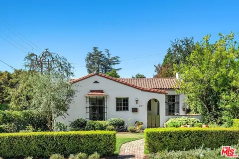 2130 Las Lunas St, Pasadena, CA 91107