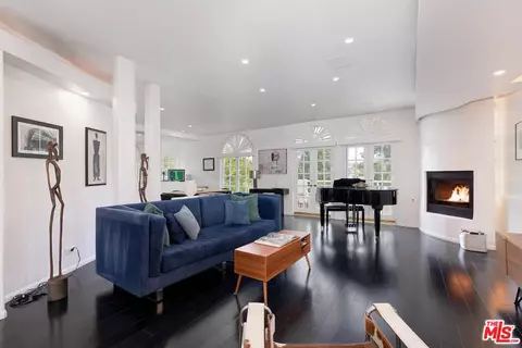 9921 Durant Dr #2, Beverly Hills, CA 90212