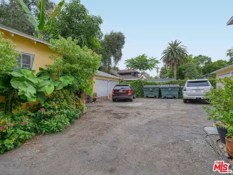Exterior - 925 N Marengo Ave, Pasadena, CA 91103 photo 8 of 8