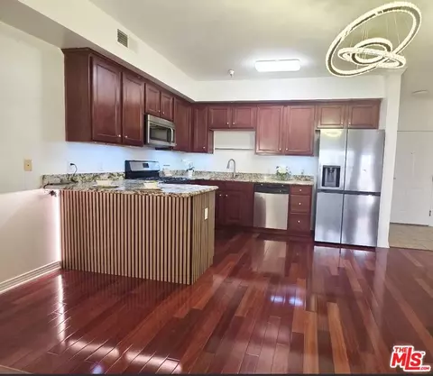 1025 Dewey Ave #205, Los Angeles, CA 90006
