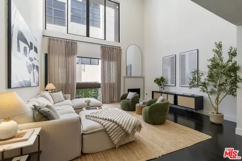 11628 Montana Ave #208, Los Angeles, CA 90049