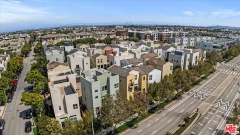 13027 Bluff Creek Dr, Playa Vista, CA 90094
