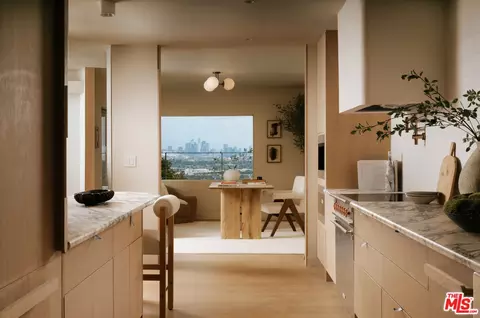 4124 Mantova Dr, Los Angeles, CA 90008