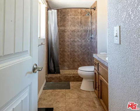 Bath - 8395 Keats Ave, Yucca Valley, CA 92284 photo 4 of 5