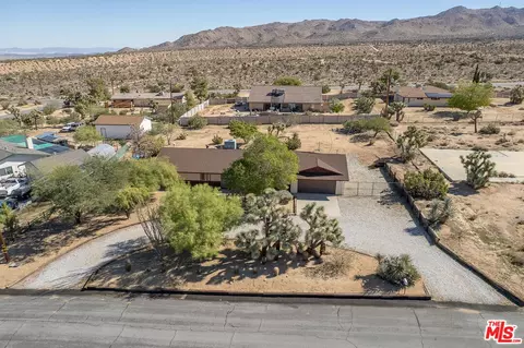 View/Area - 8395 Keats Ave, Yucca Valley, CA 92284 photo 2 of 4