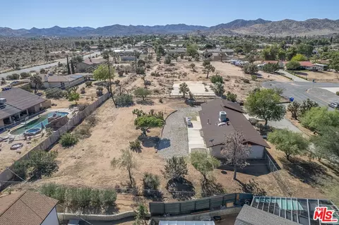 View/Area - 8395 Keats Ave, Yucca Valley, CA 92284 photo 3 of 4