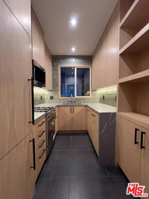 Kitchen - 1152 E 1st St, Long Beach, CA 90802 photo 2 of 3