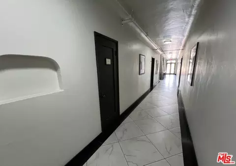 Entry Way - 1152 E 1st St, Long Beach, CA 90802 photo 1 of 4