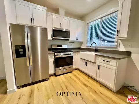 Kitchen - 1152 E 1st St, Long Beach, CA 90802 photo 1 of 3