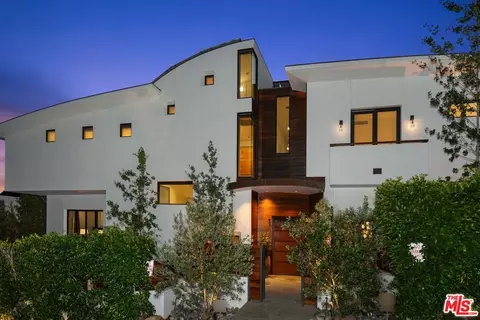 1535 Umeo Rd, Pacific Palisades, CA 90272
