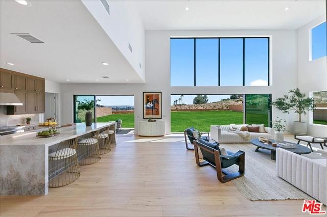 22810 Seaqua Cir, Chatsworth, CA 91311