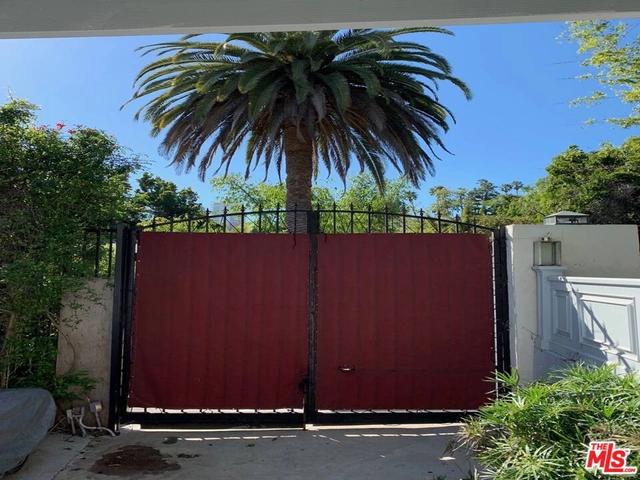 1215 N Hilldale Ave, Los Angeles, CA 90069