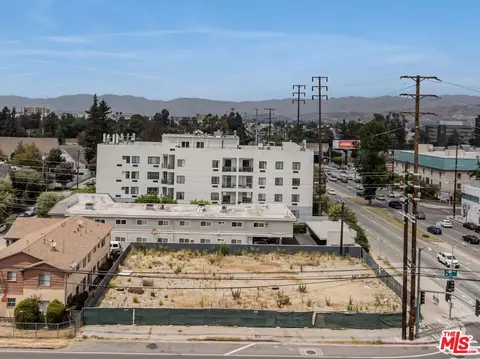 11003 Moorpark St, Los Angeles, CA 91602