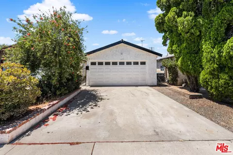 11477 Amboy Ave, San Fernando, CA 91340