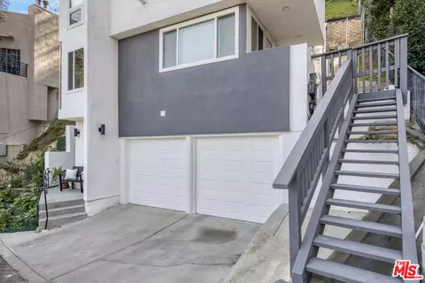 Exterior - 4112 Vanetta Pl, Studio City, CA 91604 photo 3 of 7