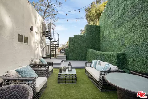 Exterior - 4112 Vanetta Pl, Studio City, CA 91604 photo 6 of 7