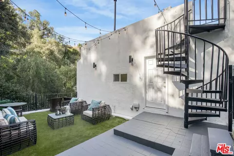 Exterior - 4112 Vanetta Pl, Studio City, CA 91604 photo 5 of 7