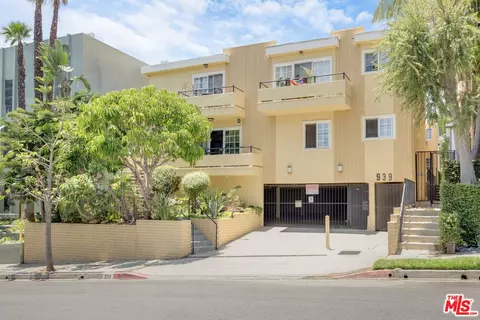 939 Larrabee St, West Hollywood, CA 90069