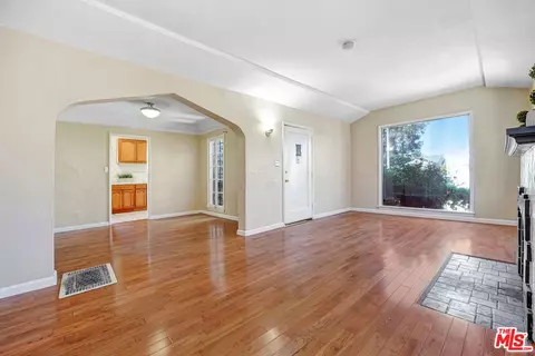 9136 S Harvard Blvd, Los Angeles, CA 90047