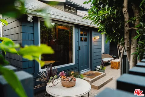 1398 N Serrano Ave, Los Angeles, CA 90027