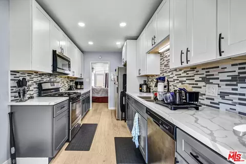 Kitchen - 1610 E Carson St, Long Beach, CA 90807 photo 5 of 9