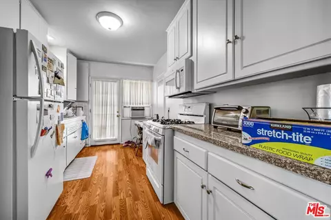 Kitchen - 1610 E Carson St, Long Beach, CA 90807 photo 3 of 9