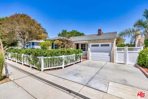 10257 Camarillo St, Toluca Lake, CA 91602