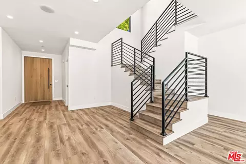 Entry Way - 14254 Mccormick St, Sherman Oaks, CA 91401 photo 2 of 4