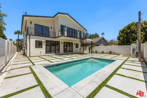Exterior - 14254 Mccormick St, Sherman Oaks, CA 91401 photo 5 of 6