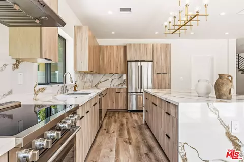 Kitchen - 14254 Mccormick St, Sherman Oaks, CA 91401 photo 1 of 2